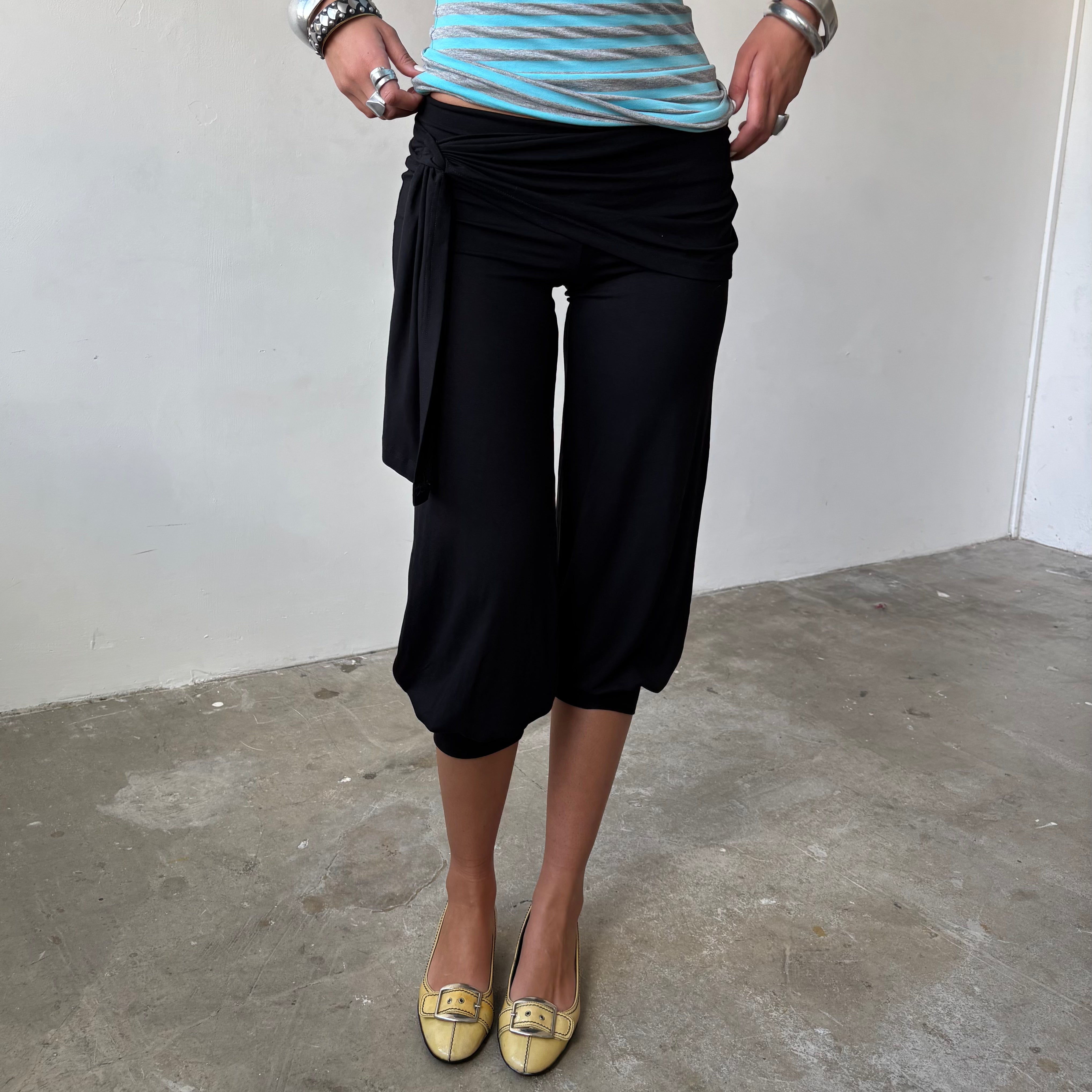 パンツ 90s R&B Skirt Flap Bondage Capris Bubble Capris and Sarong – OFFKUT Studio