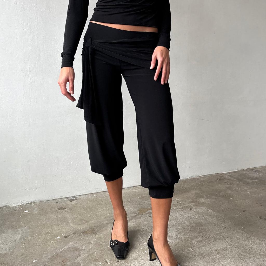 Bubble Capris and Sarong Black