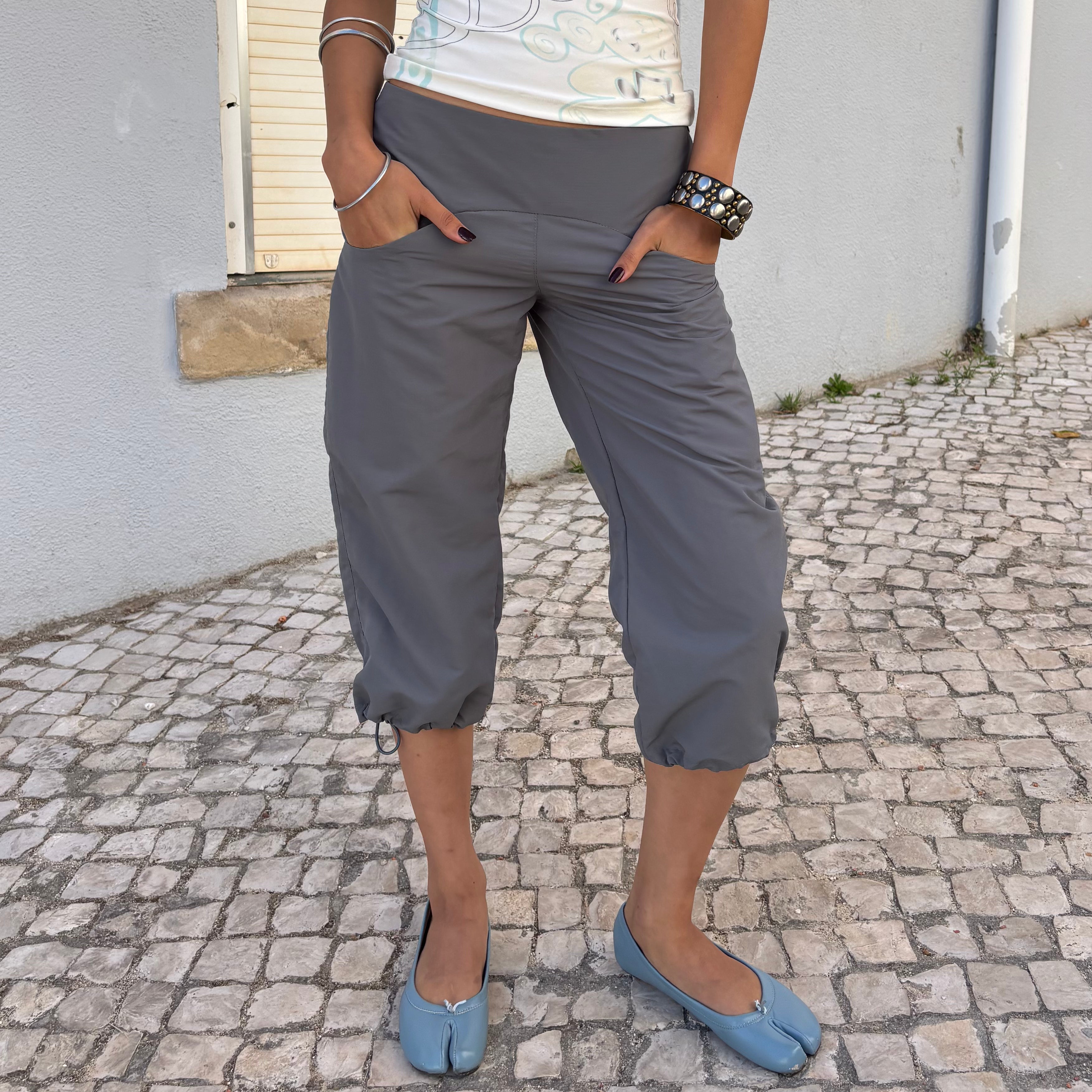 Betty Capris in Grey