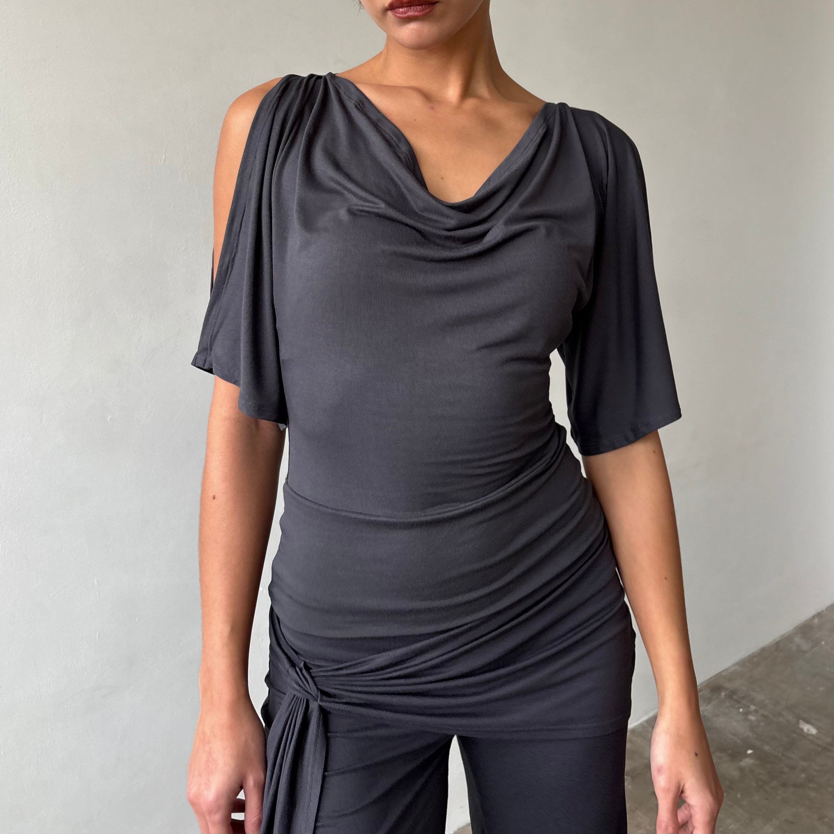 The Split Sleeve Top in Charcoal