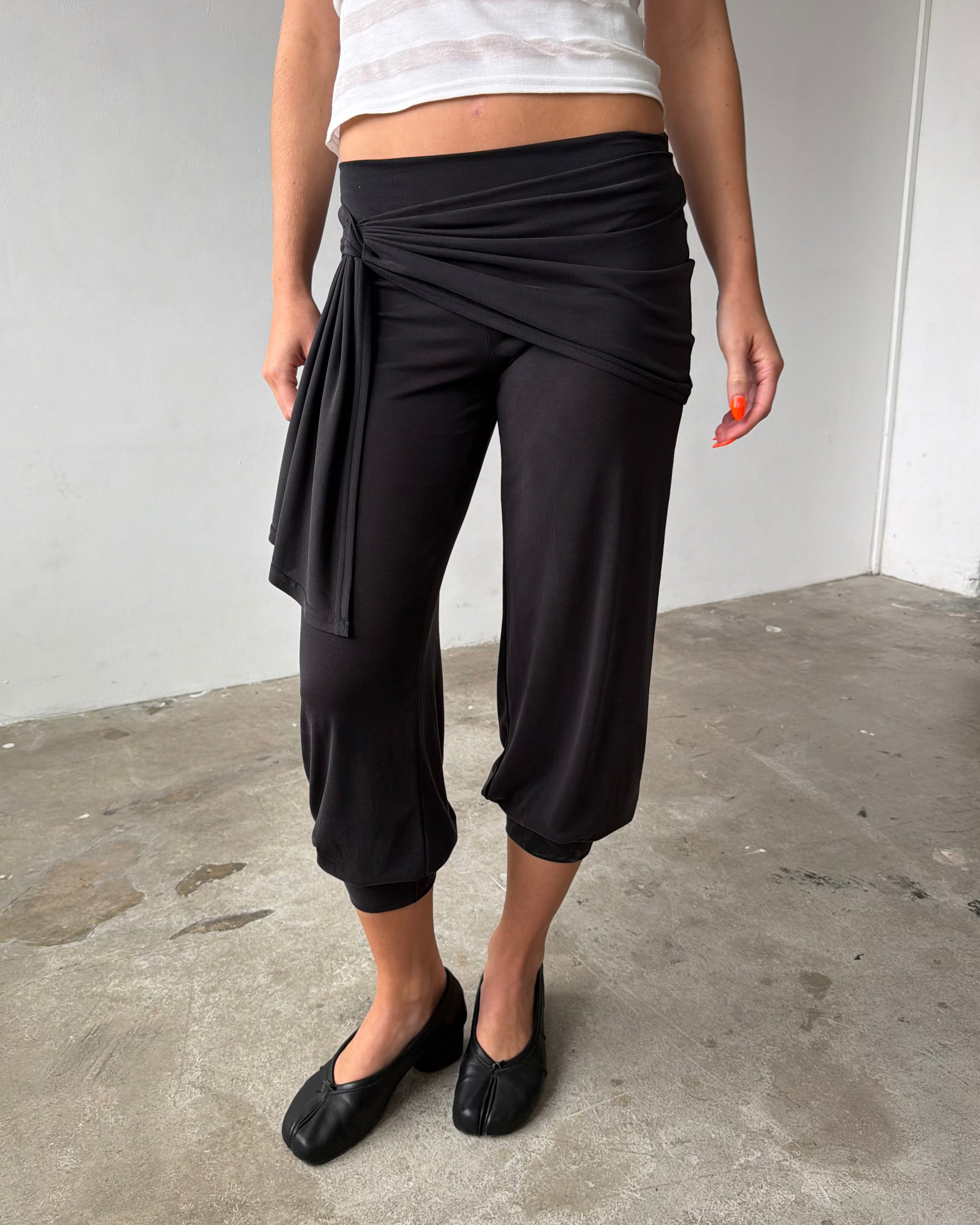 Bubble Capri with Sarong in Charcoal Black