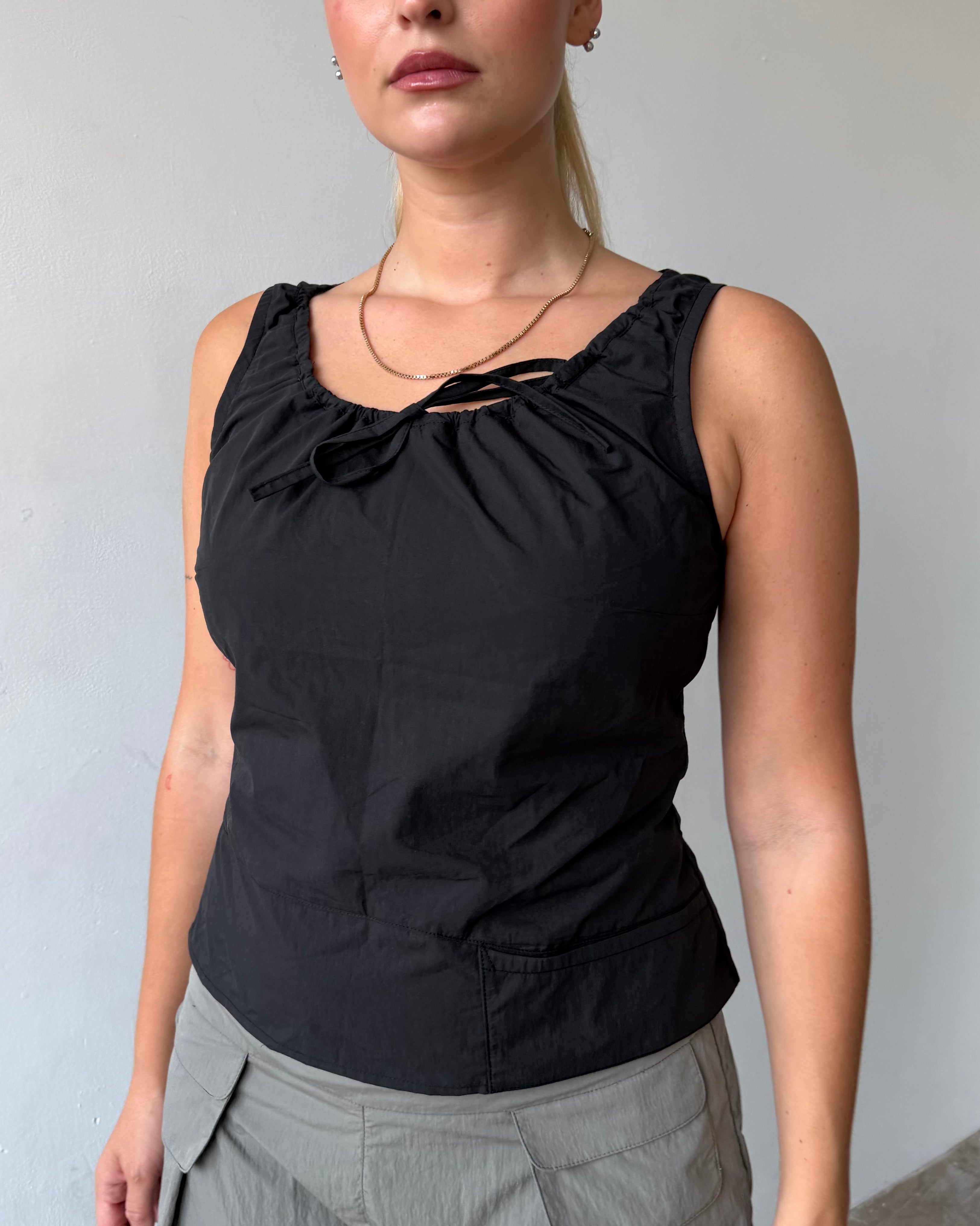 Leonie Top