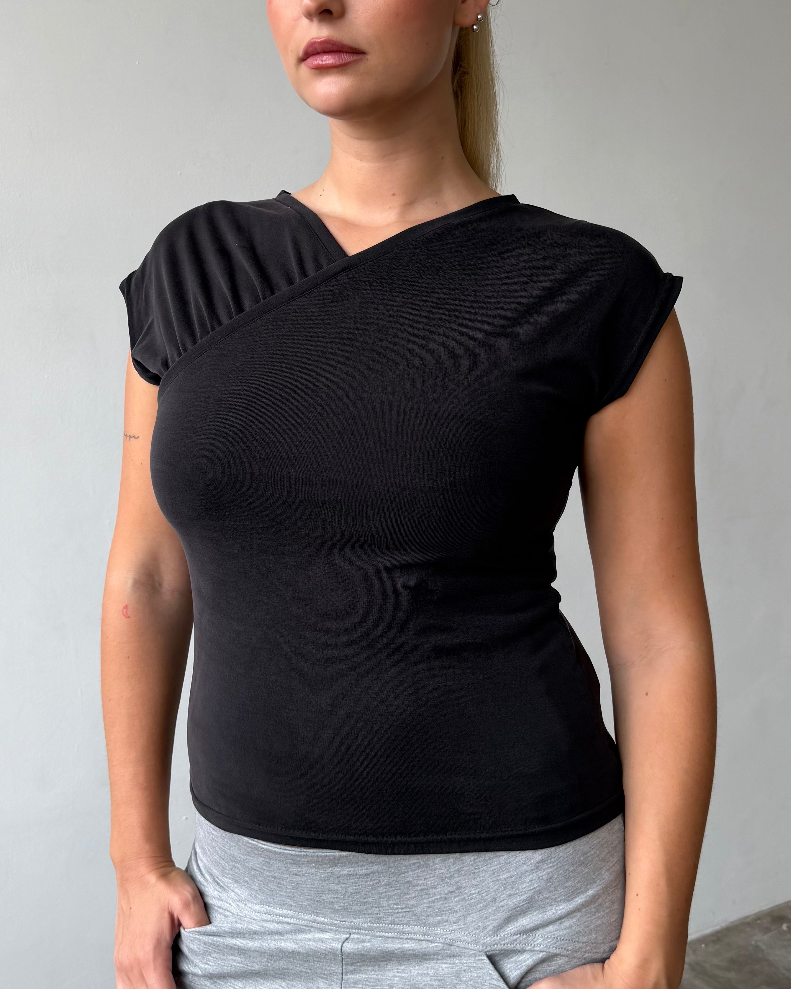 Ines V Neck Tee