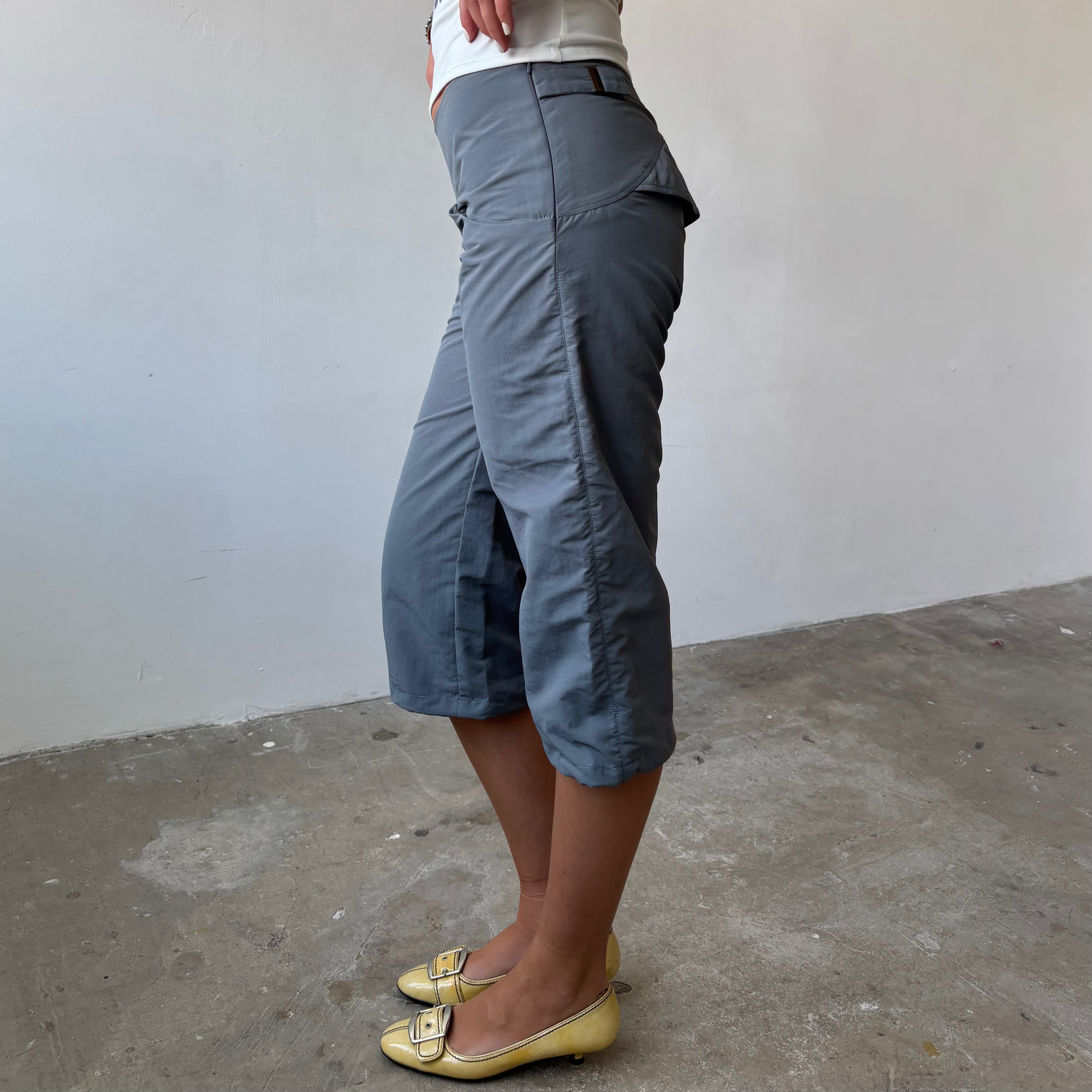Betty Capris in Grey