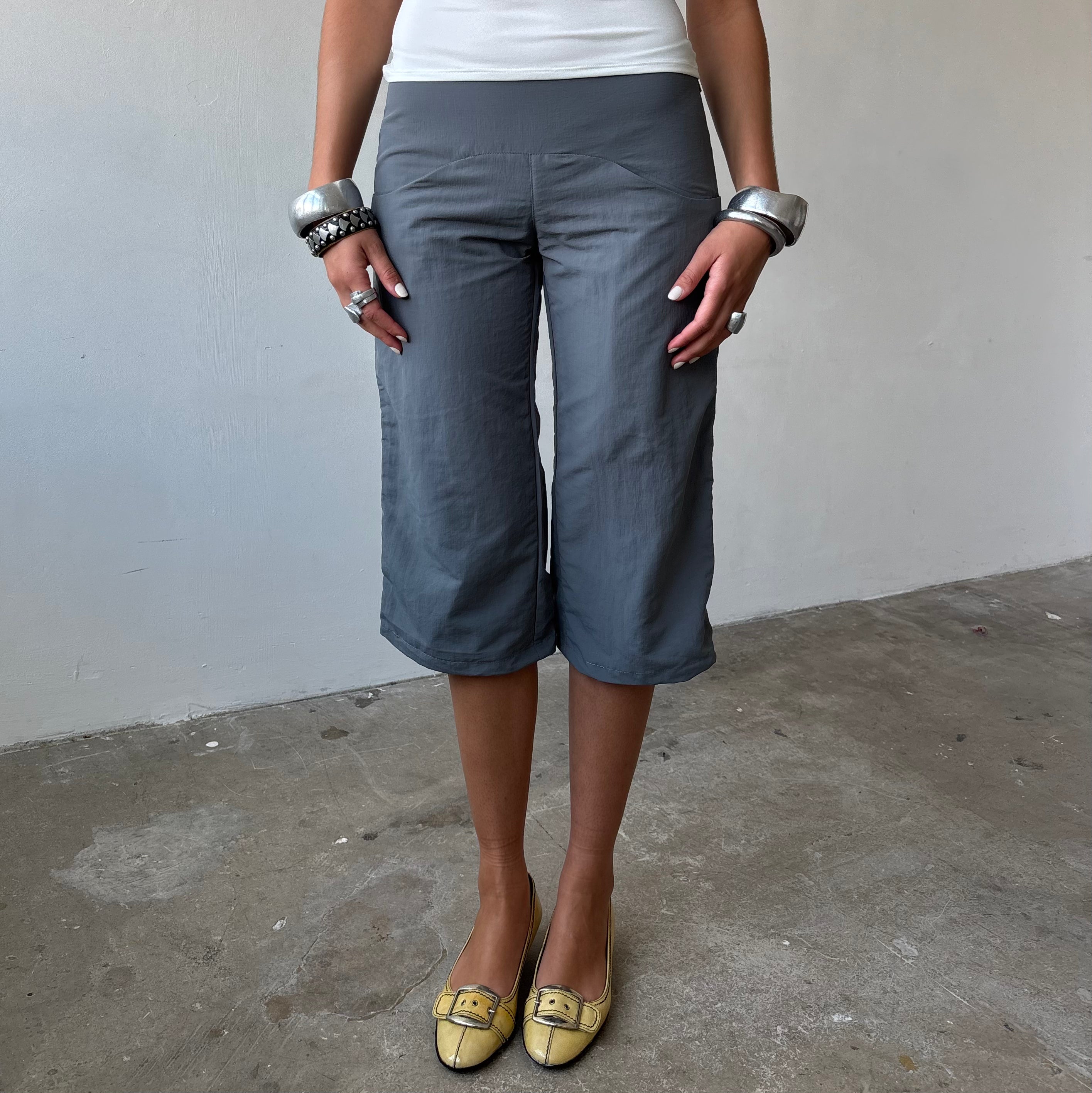 Betty Capris in Grey