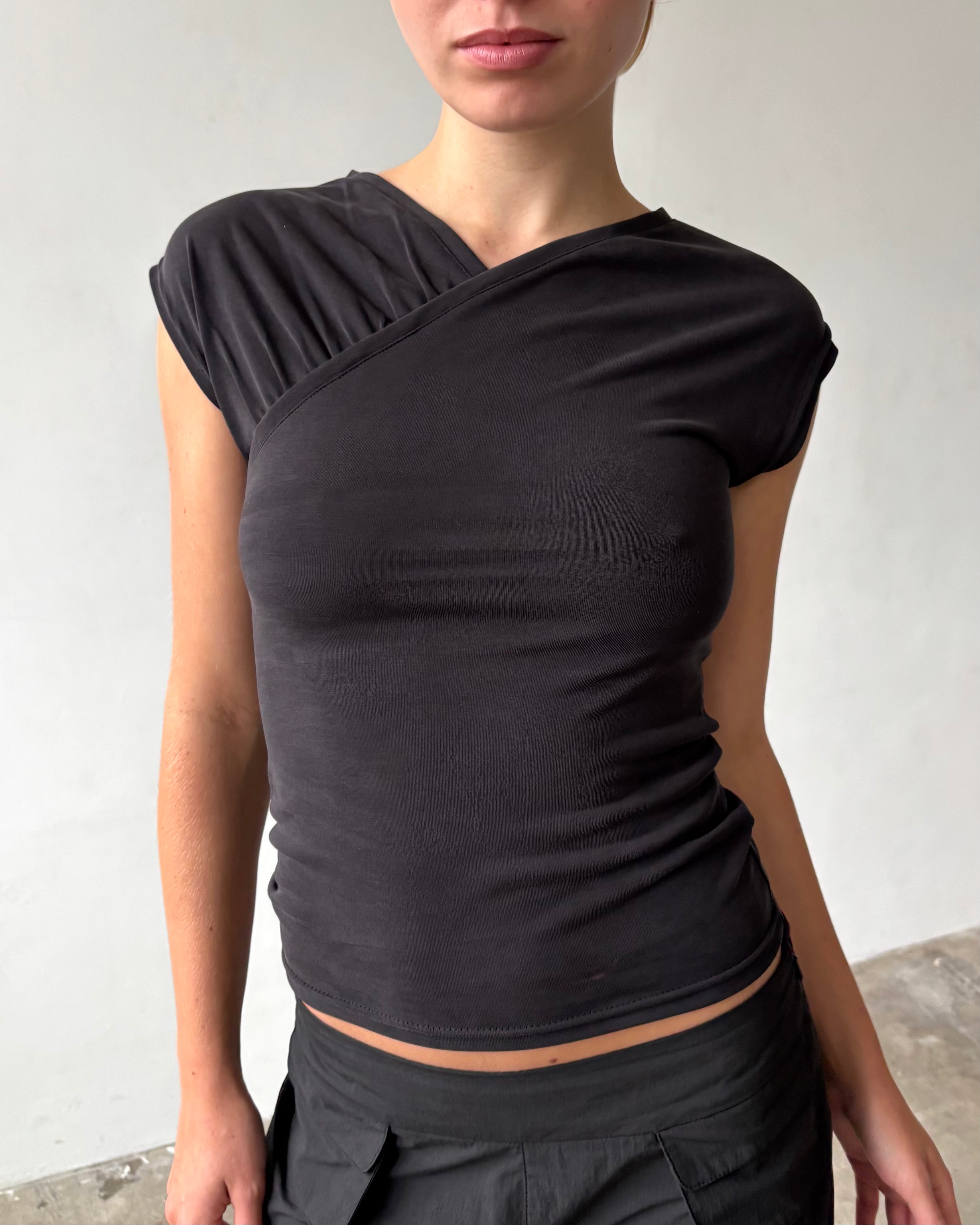 Ines V Neck Tee