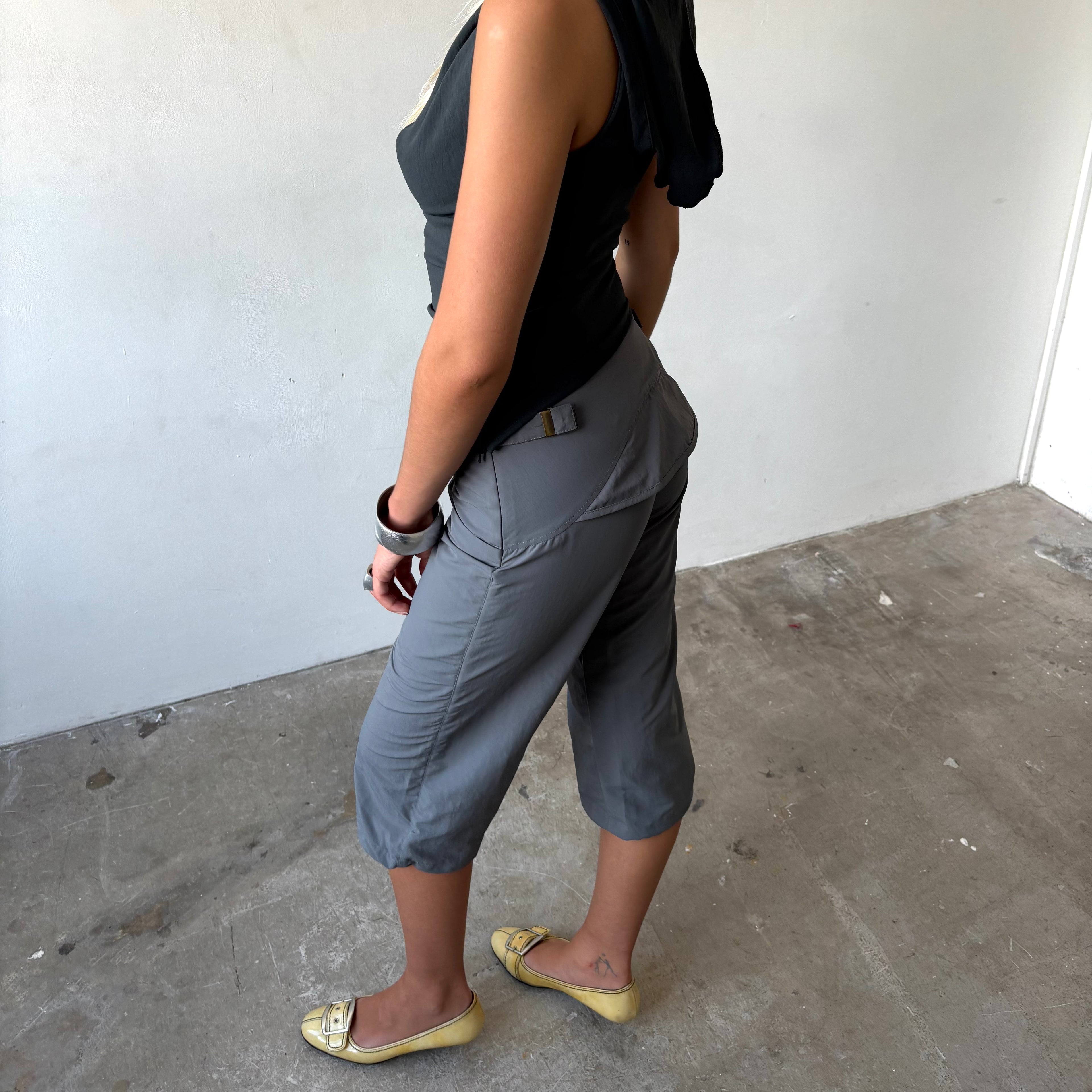 Betty Capris in Grey