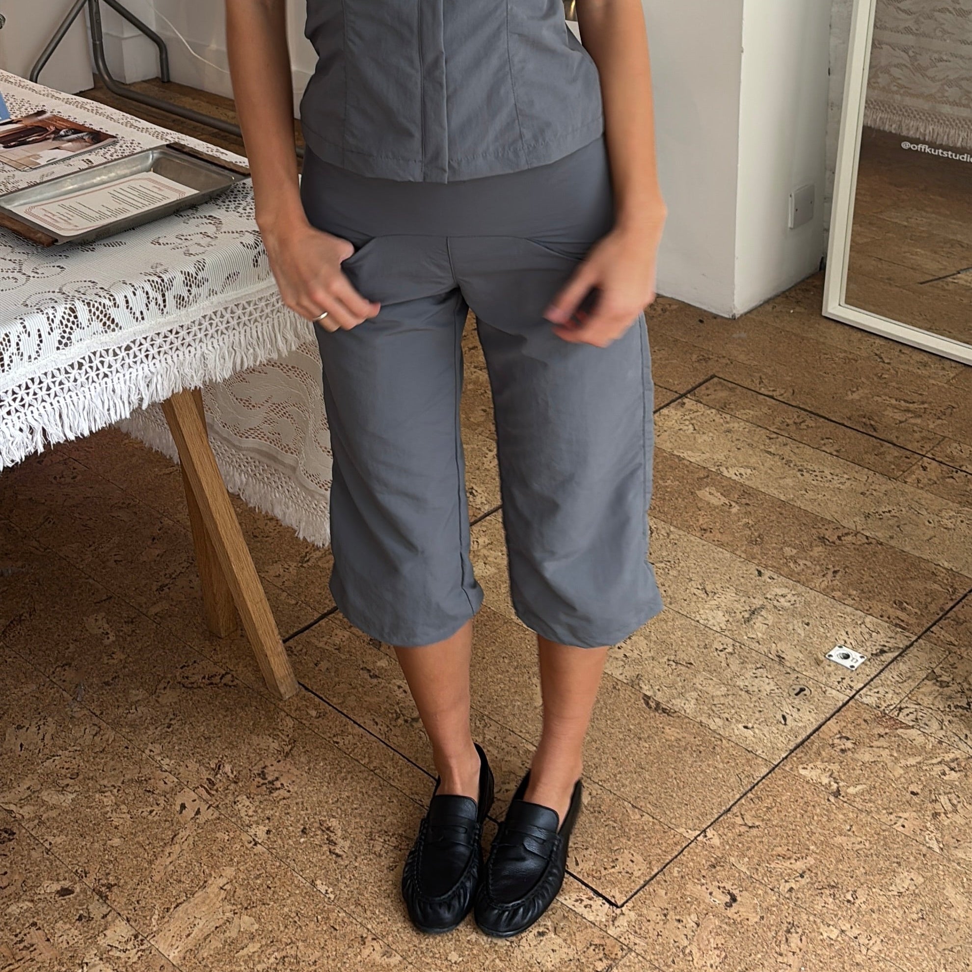 Betty Capris in Grey