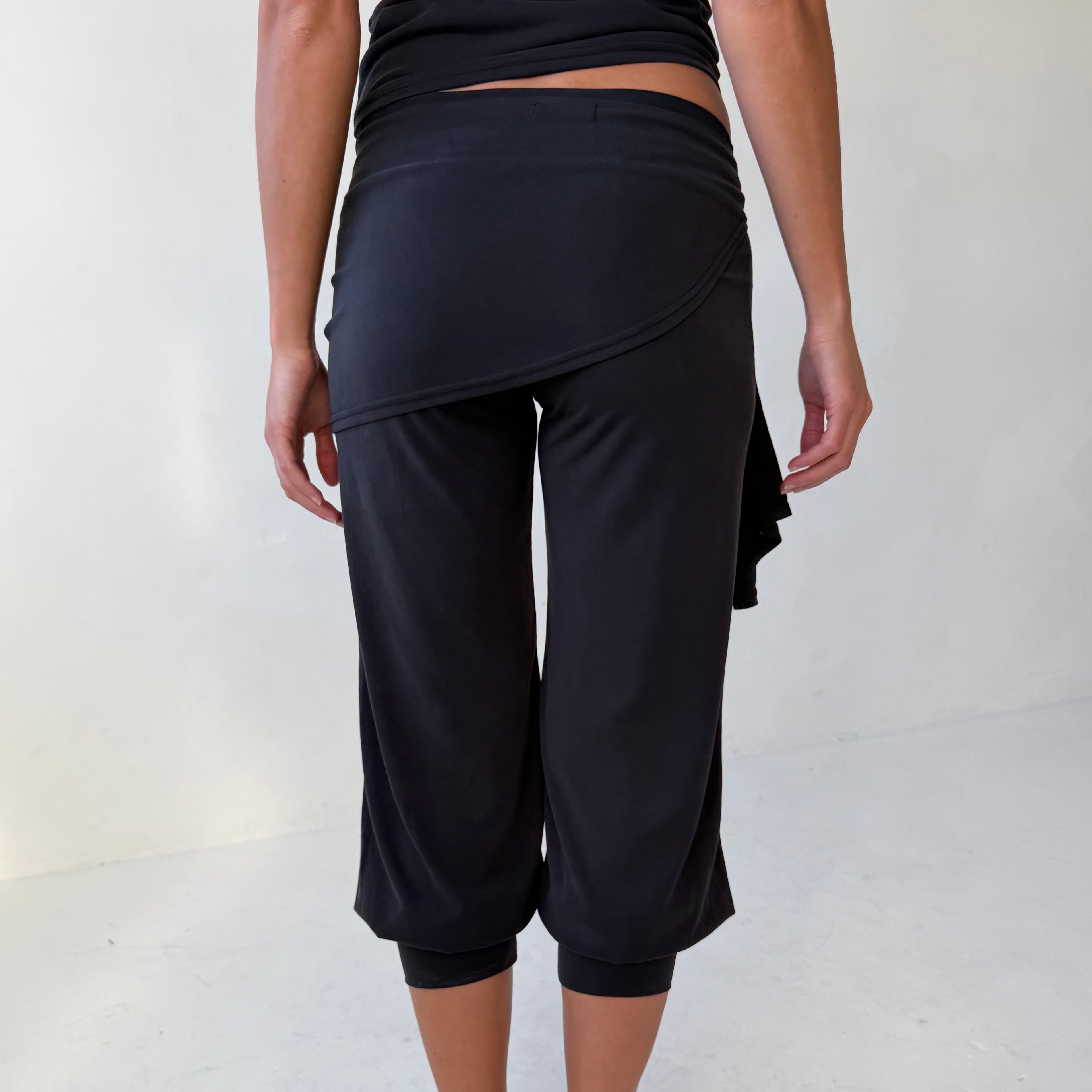 Bubble Capri with Sarong in Charcoal Black