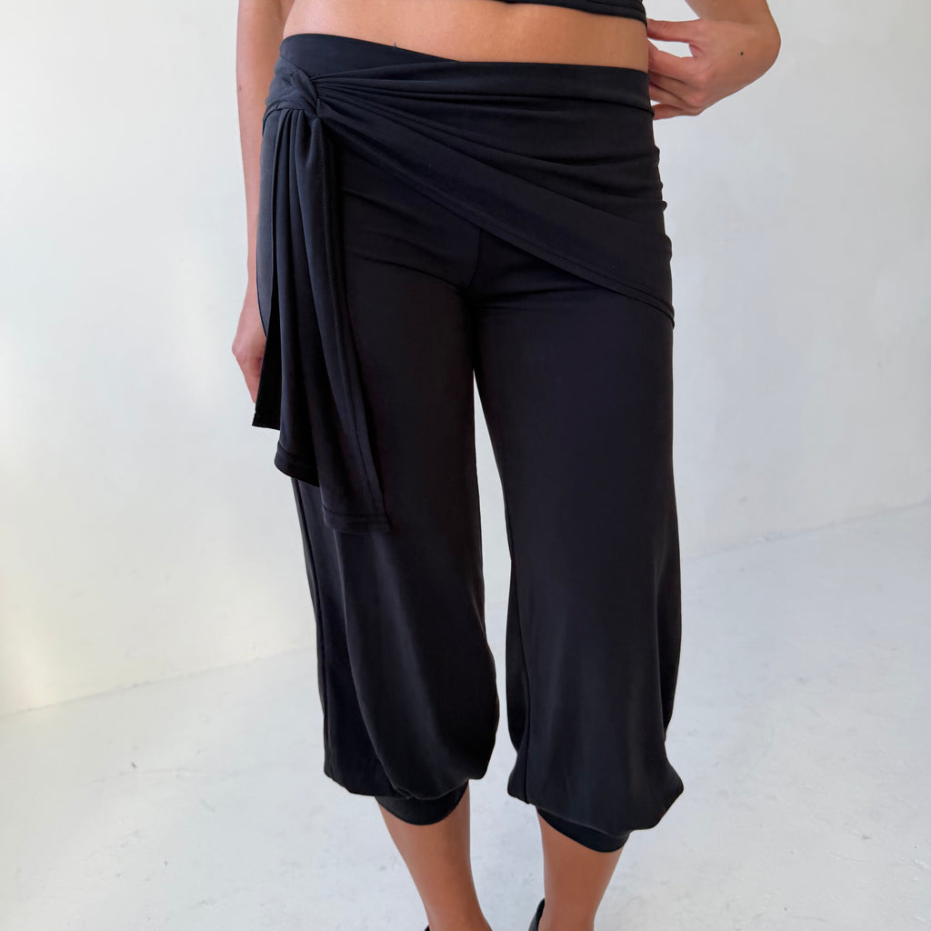 Bubble Capri with Sarong in Charcoal Black