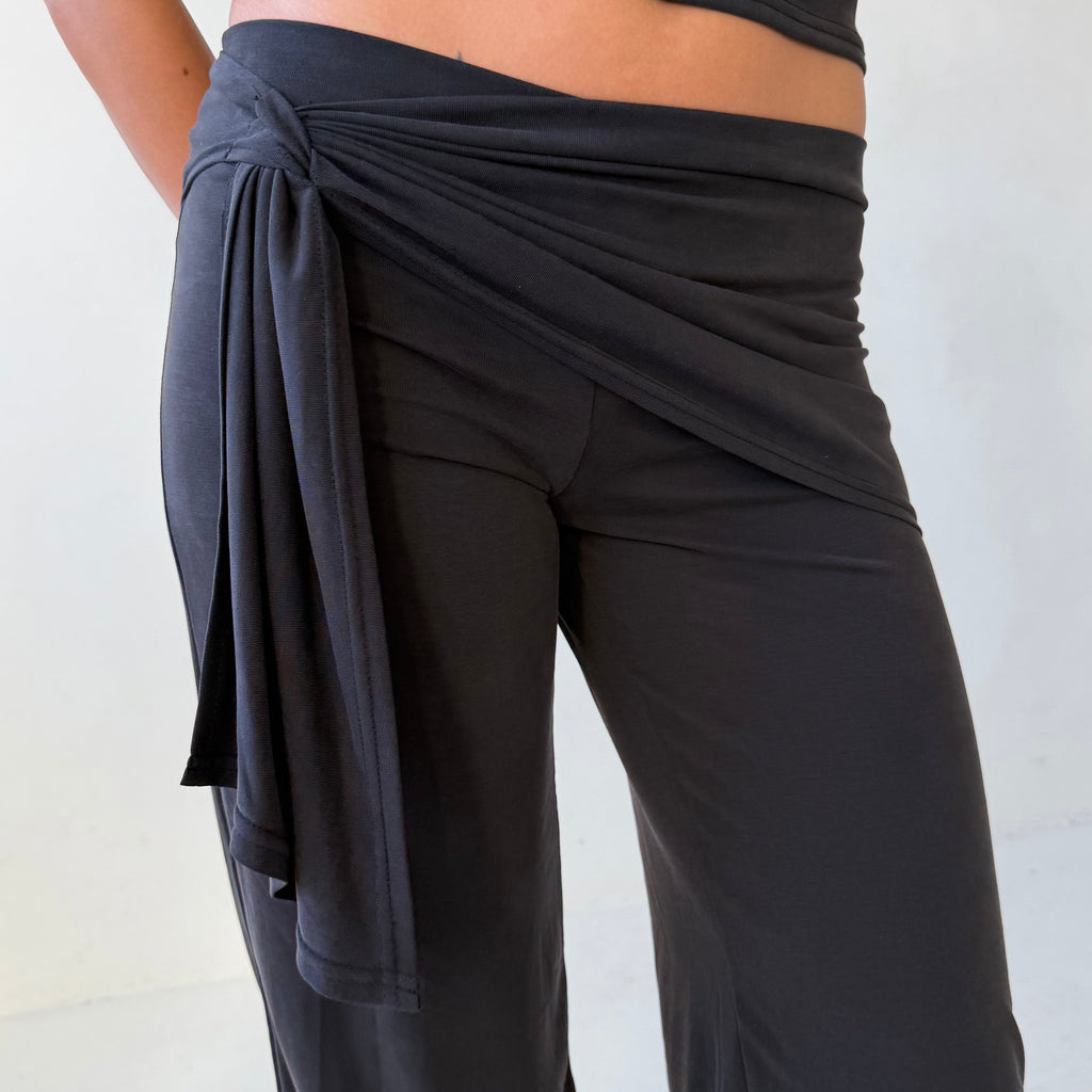 Bubble Capri with Sarong in Charcoal Black