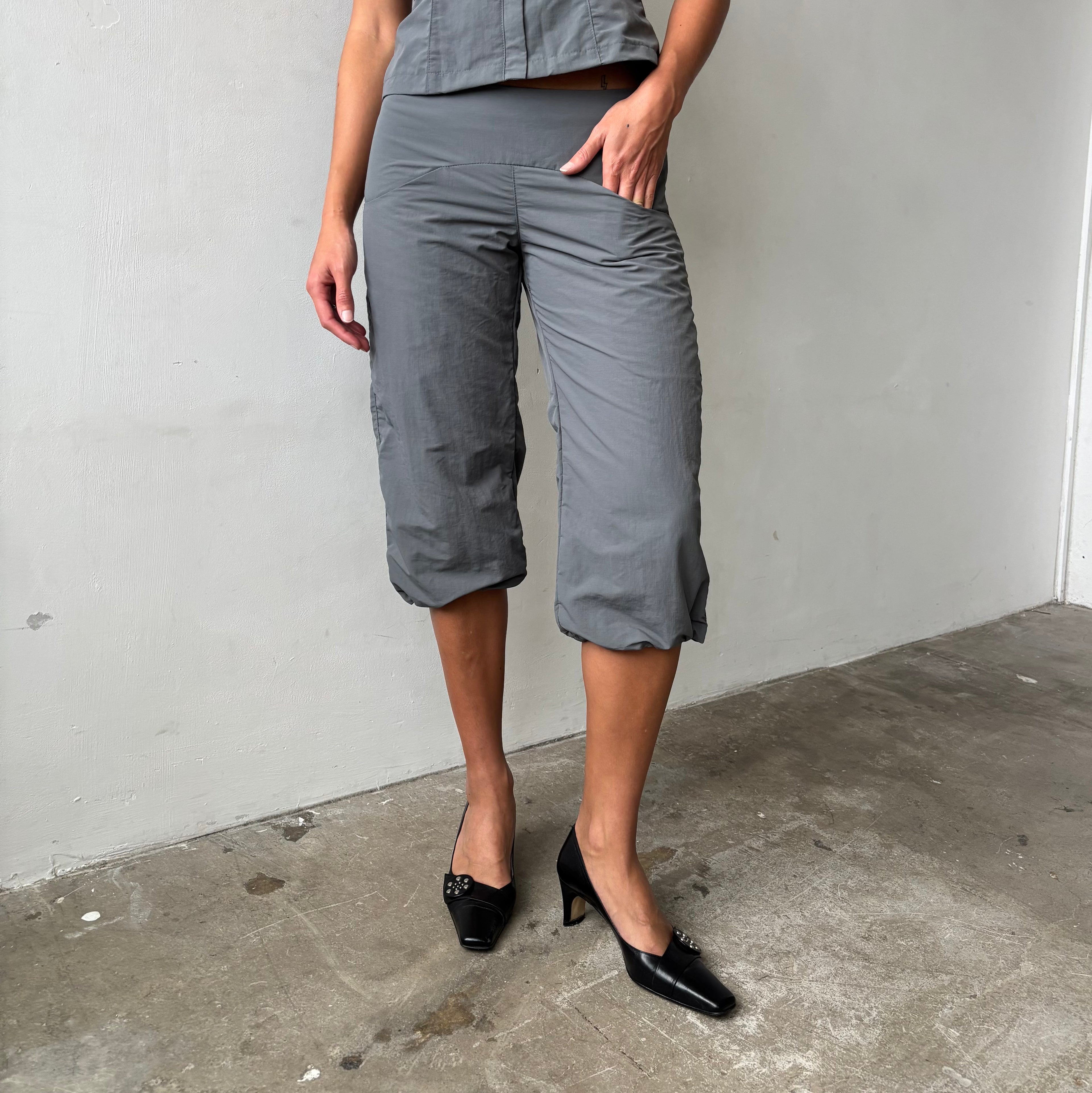 Betty Capris in Grey